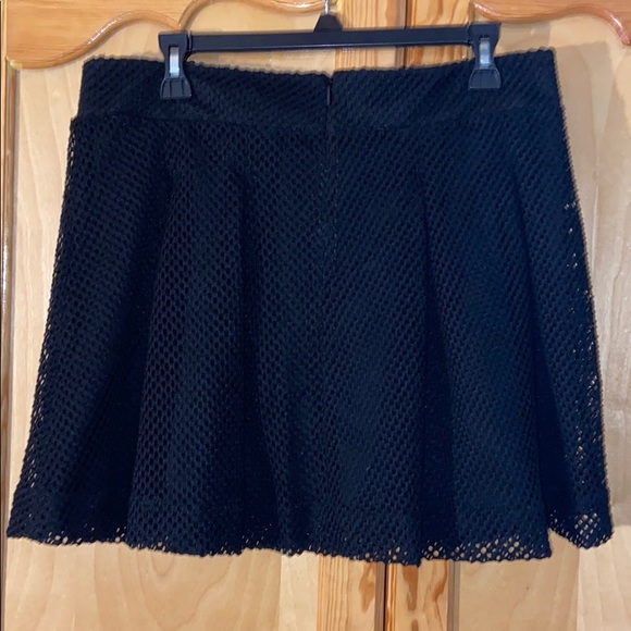3/$20 🛍 Banana Republic skirt - Picture 5 of 6